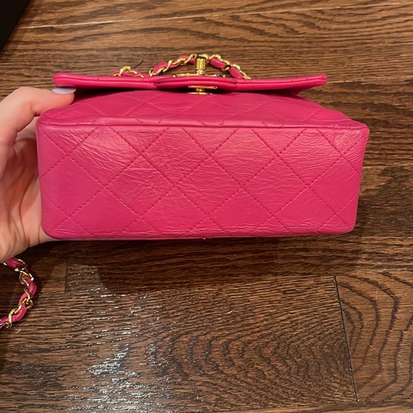 Chanel
Lambskin Quilted Mini Square
Flap Pink - Picture 3 of 5